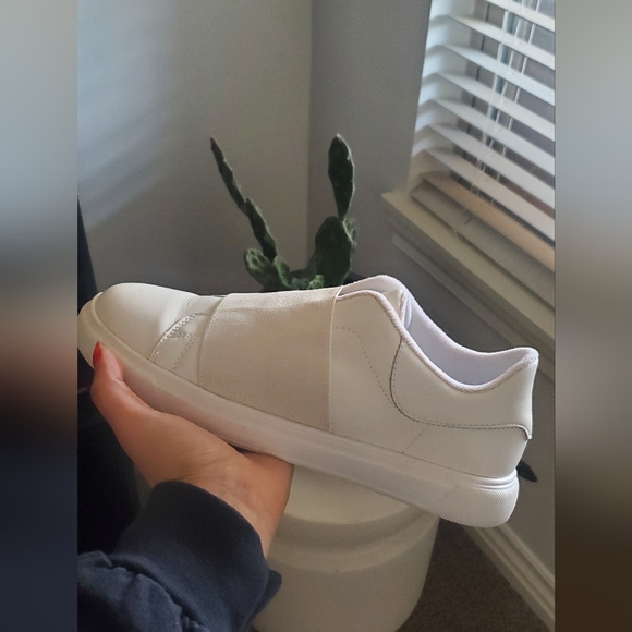 Vince camuto - Picture 3 of 6